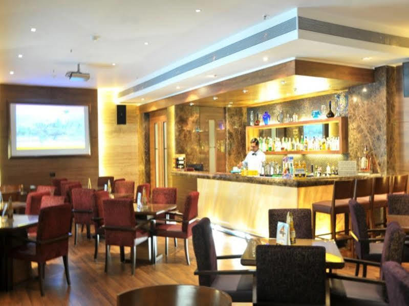 The Classique Club Mumbai  Buitenkant foto