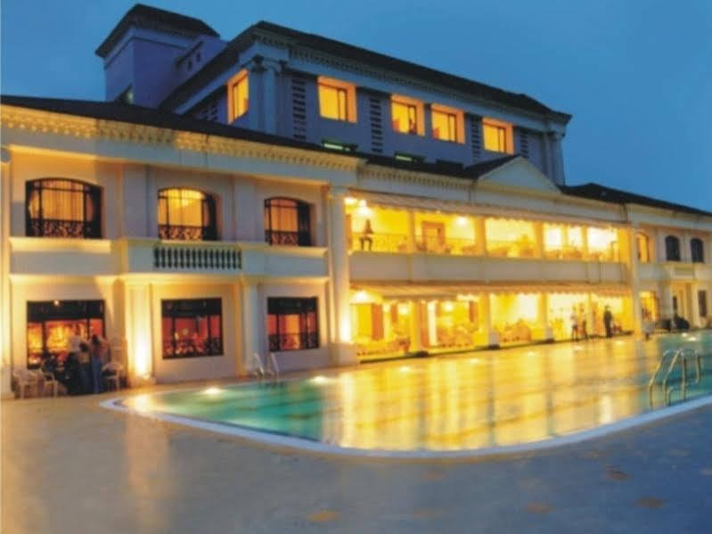 The Classique Club Mumbai  Buitenkant foto