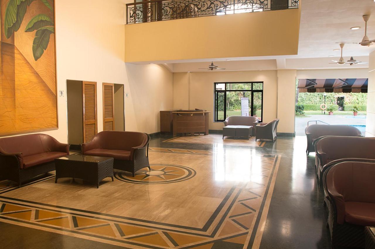 The Classique Club Mumbai  Buitenkant foto